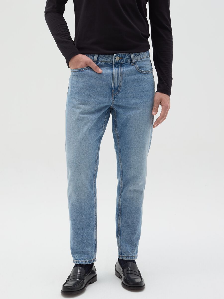 Relaxed-fit jeans with fading_1