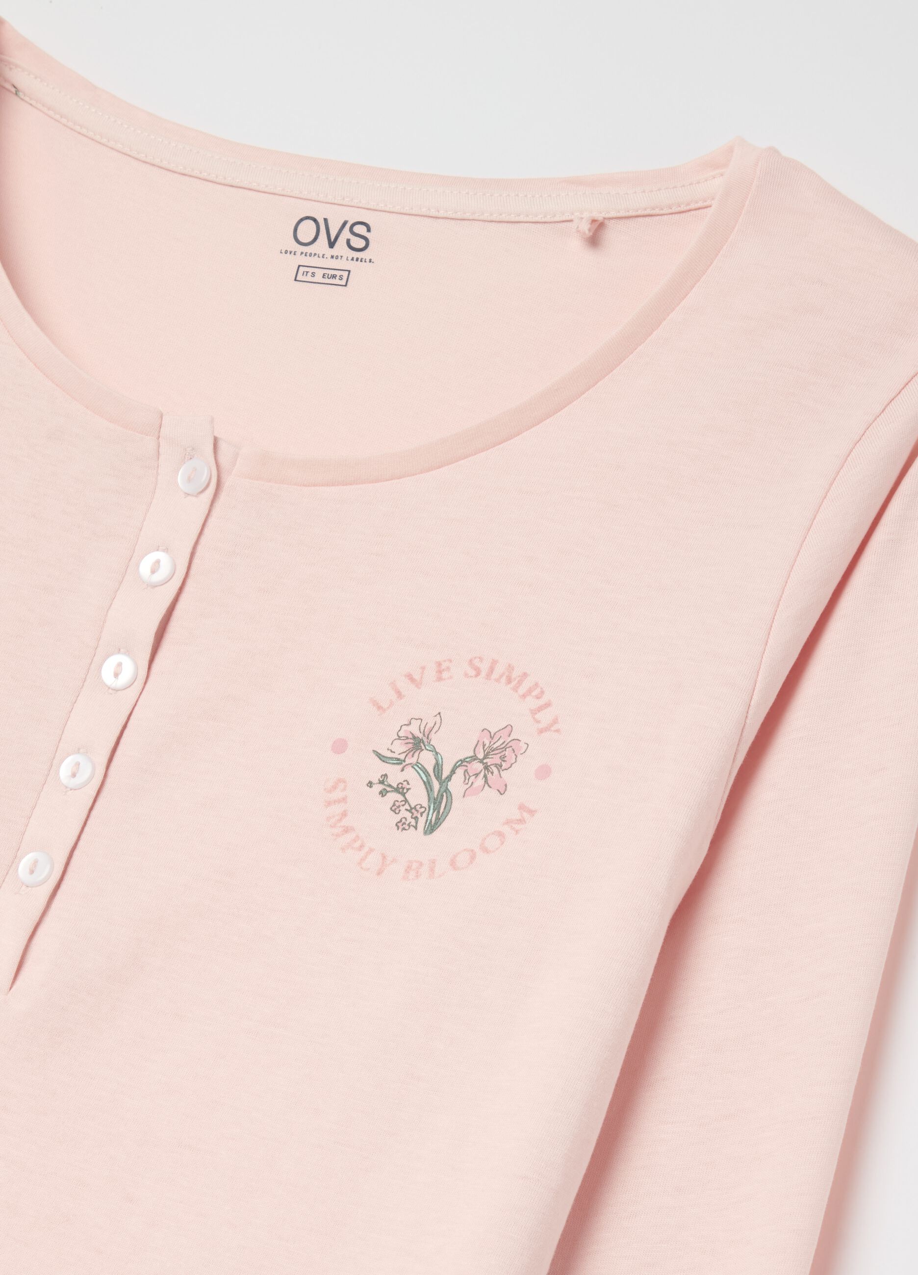 Long pyjamas with small flowers print