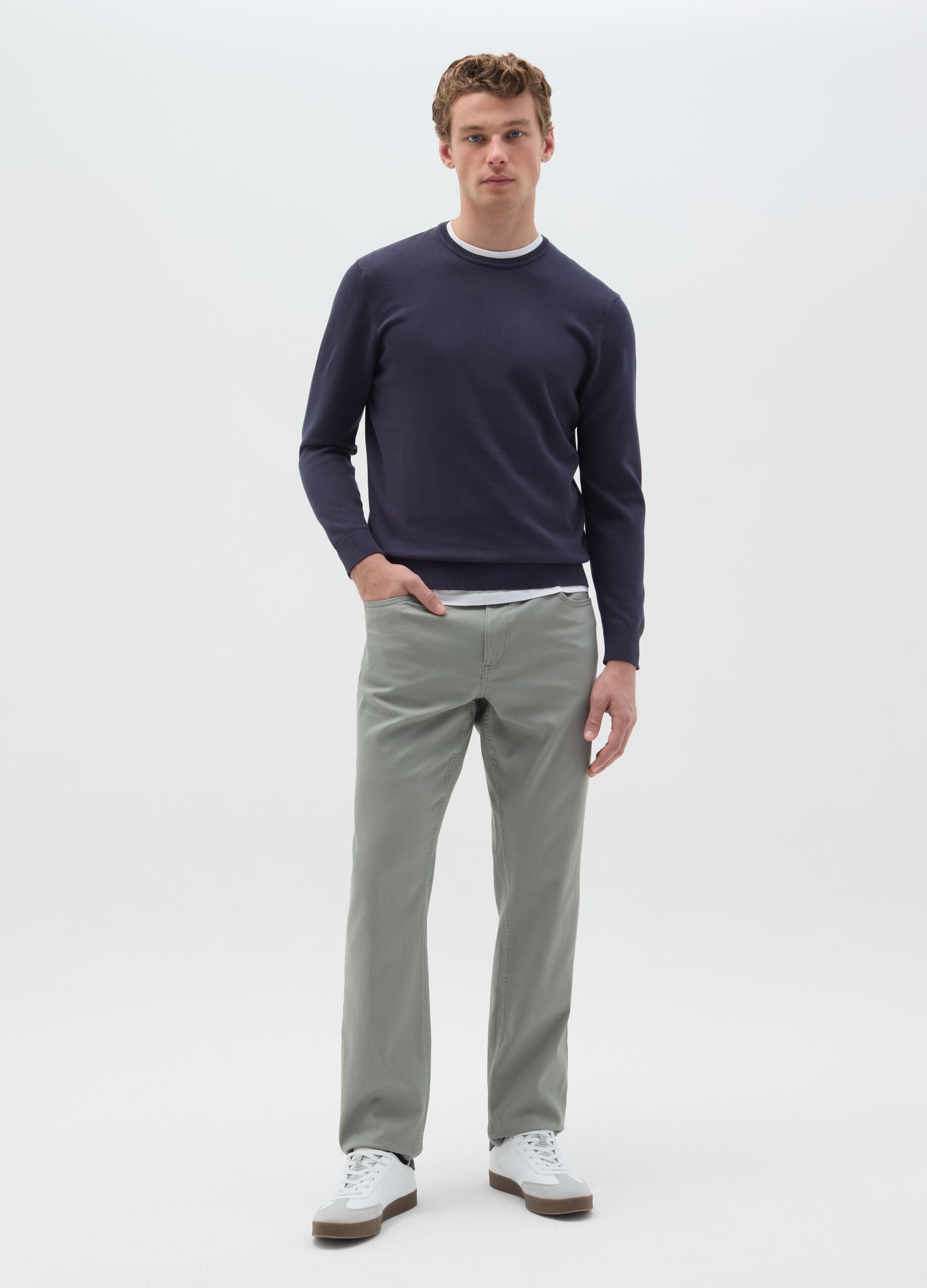 Cotton pullover with round neck