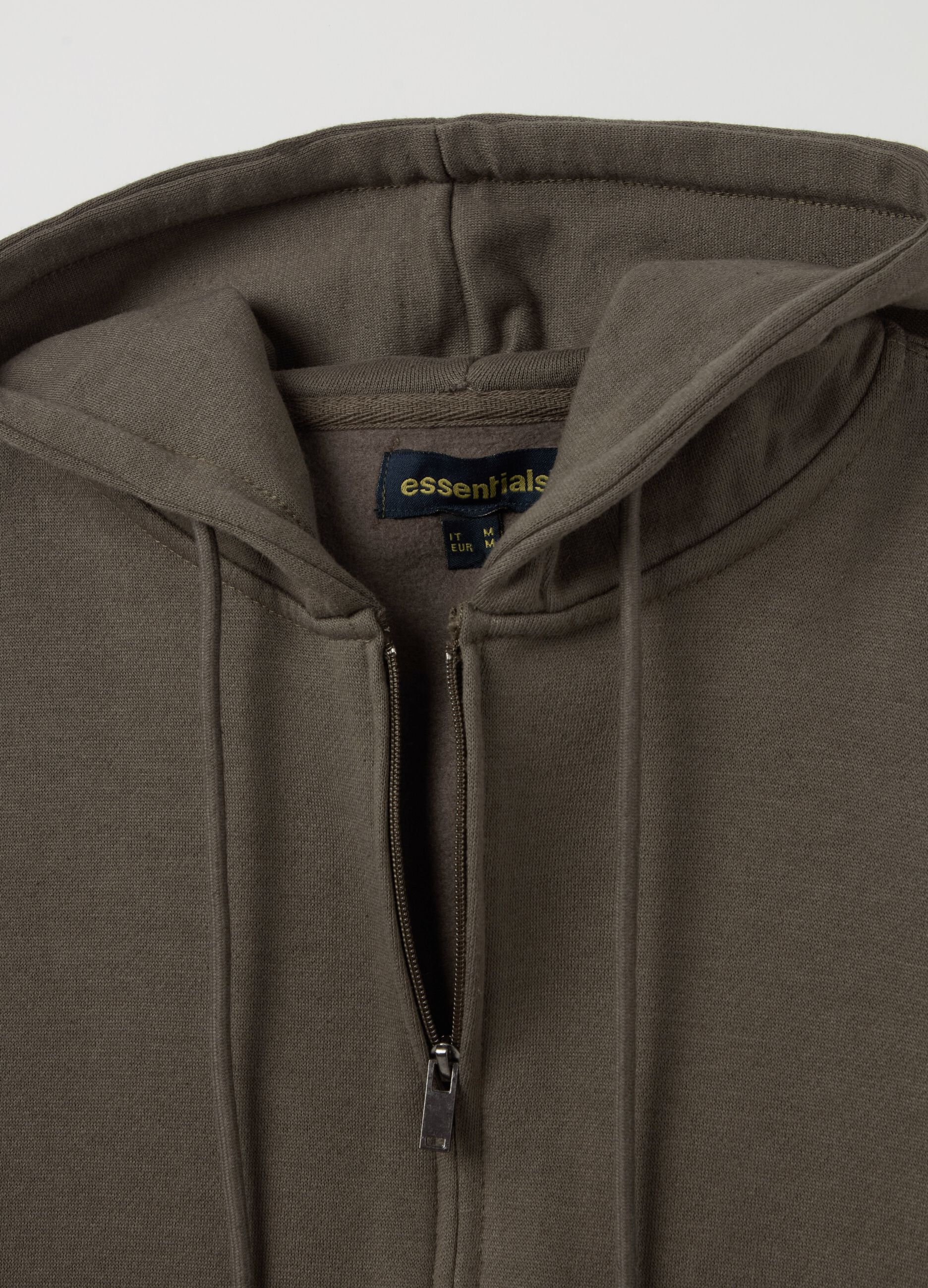 Essential full-zip sweatshirt with hood