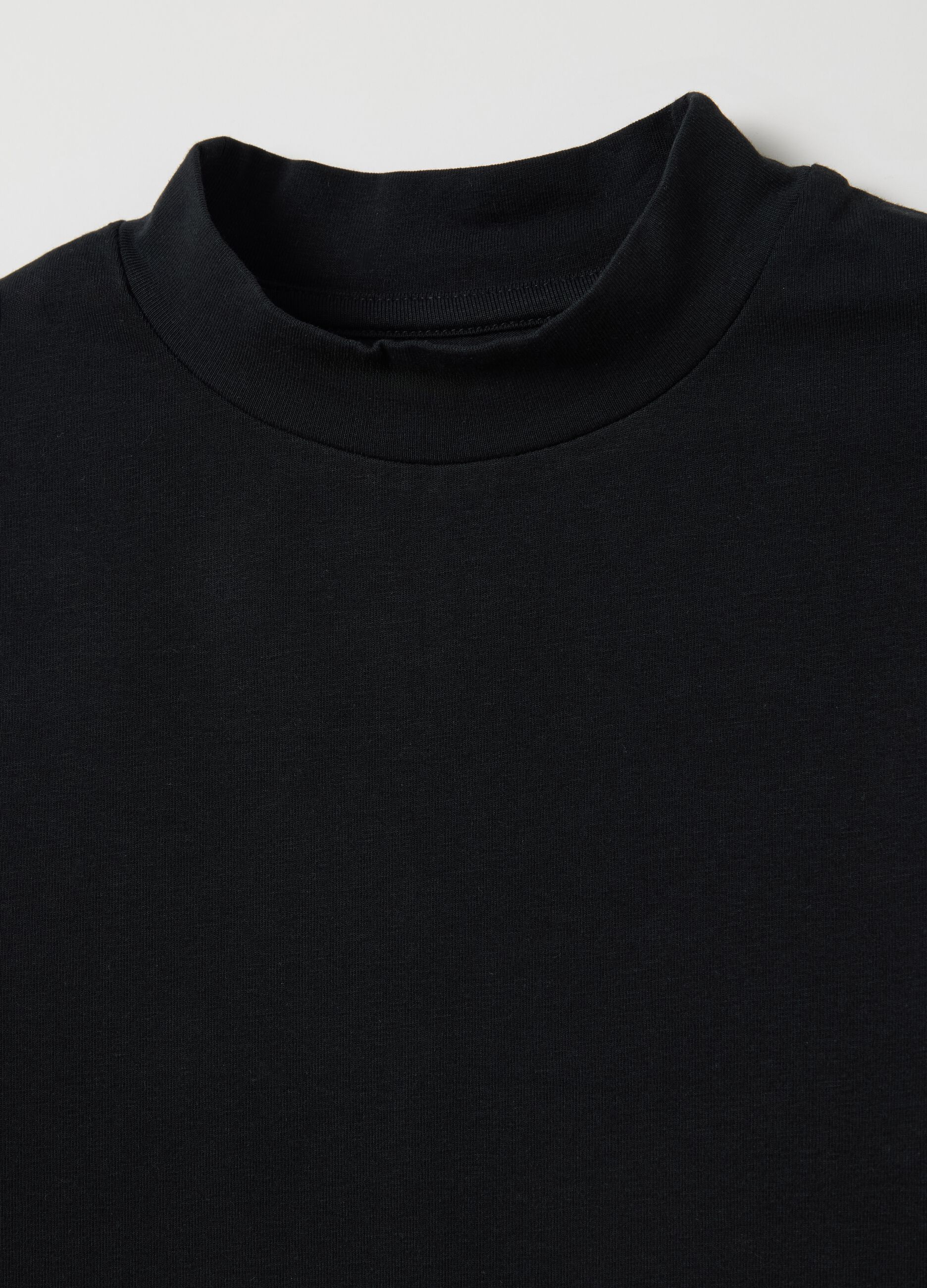 Mockneck Black T-shirt
