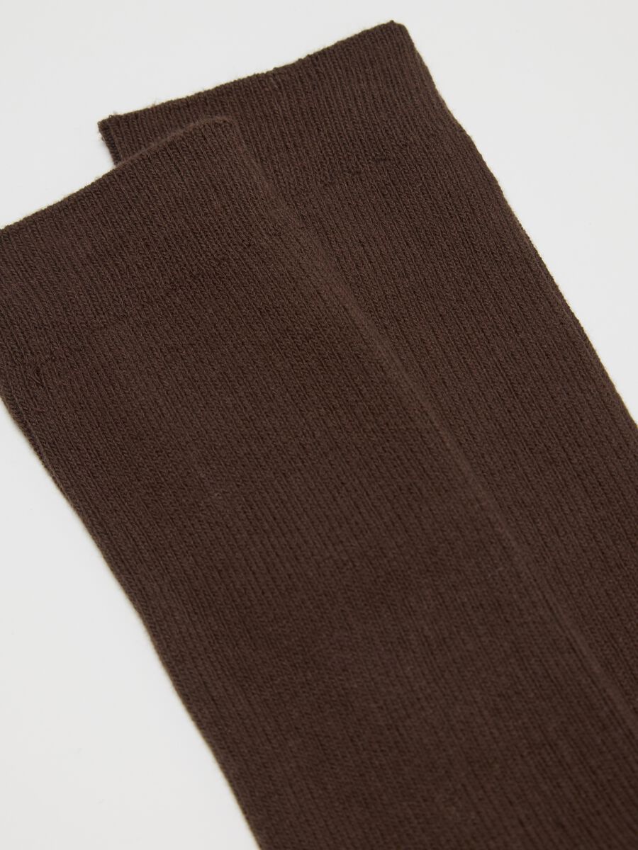 Calze midi marroni in misto cotone_1