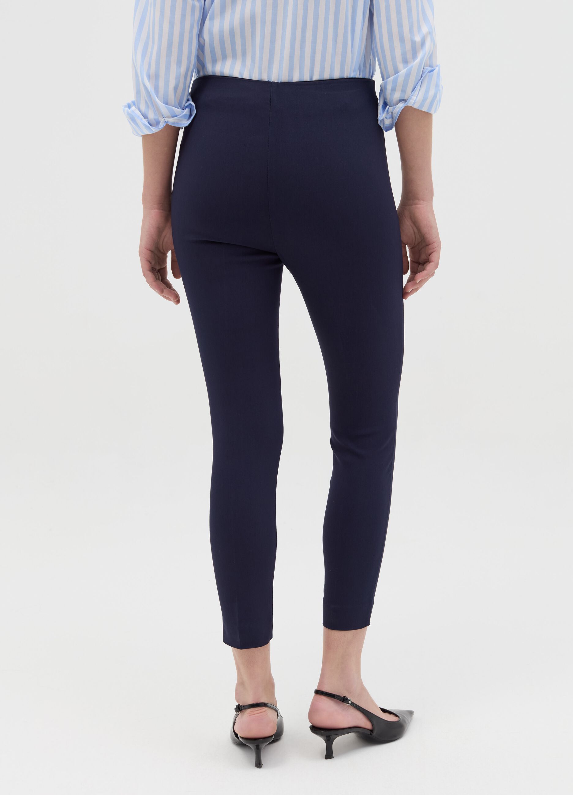Cropped treggings with embossed seams