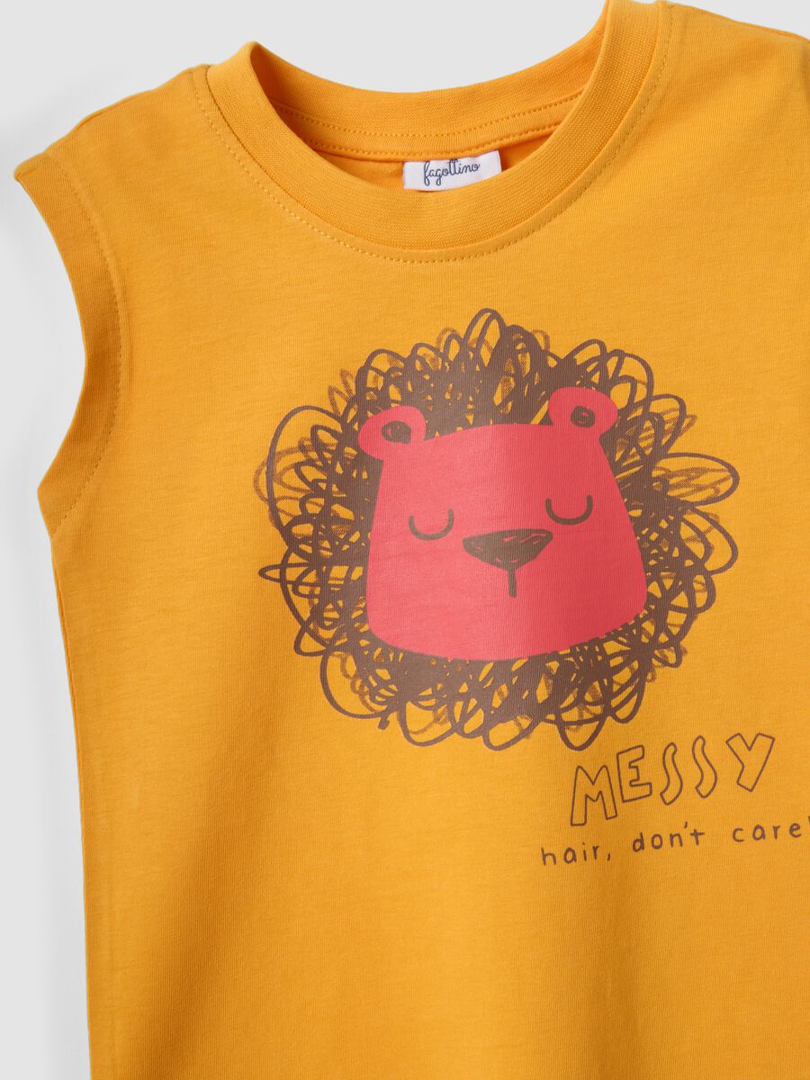 Completo giallo e marrone in puro cotone con top e shorts per bimbo regular fit_3