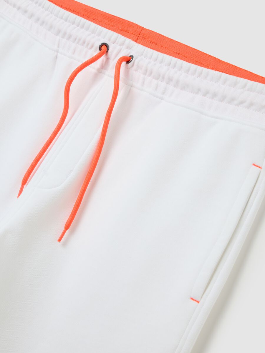 Shorts da uomo in misto cotone bianco regular fit_1
