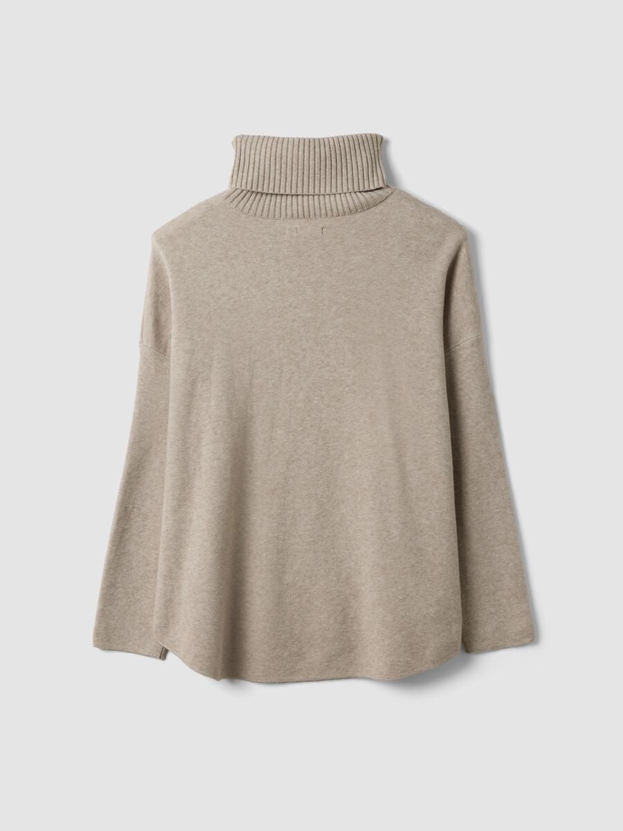 Maglia cammello in misto viscosa con collo alto a costine regular fit_6