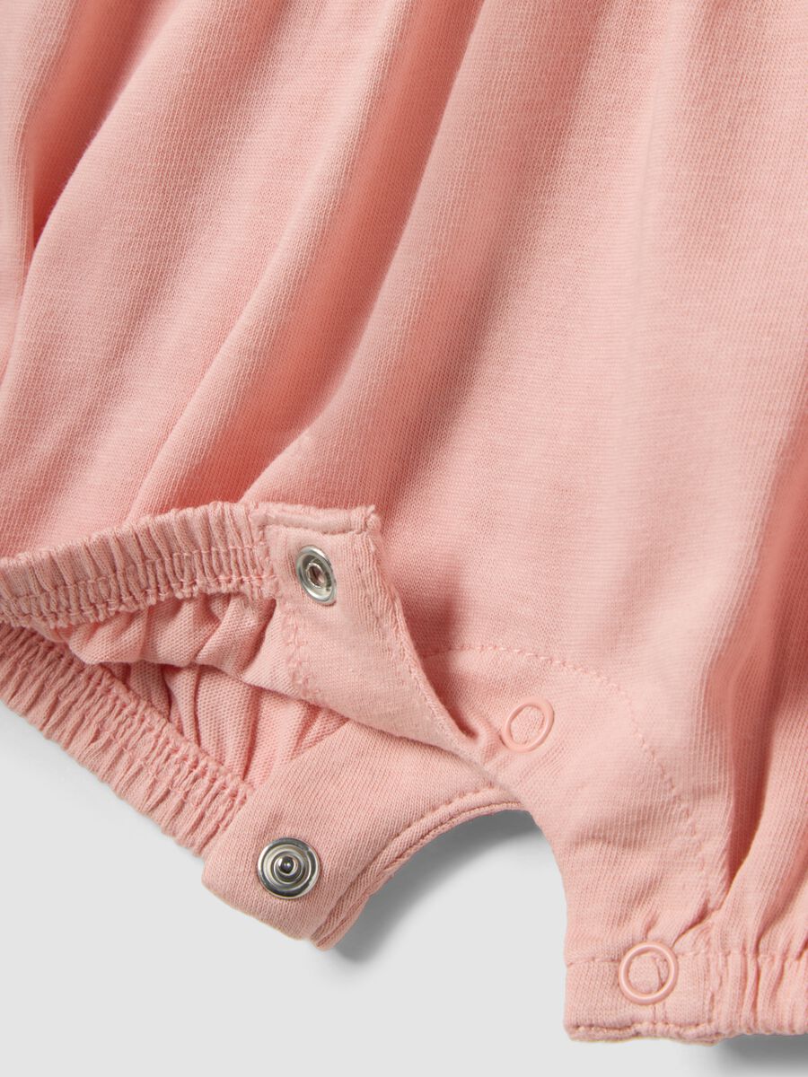 Pagliaccetto in puro cotone multicolor da neonata con disegni_3