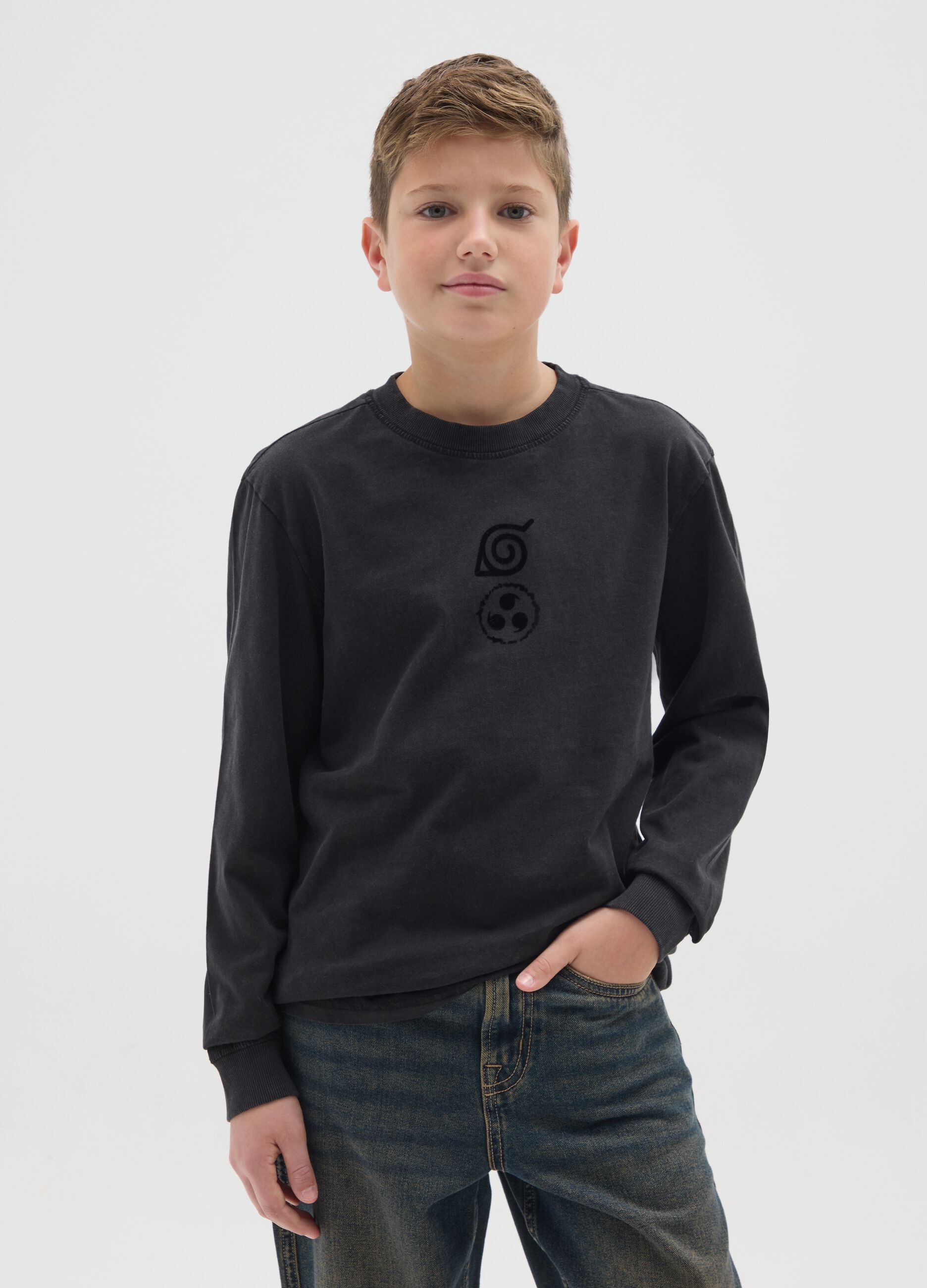 Boys' top in pure black cotton with oversized fit