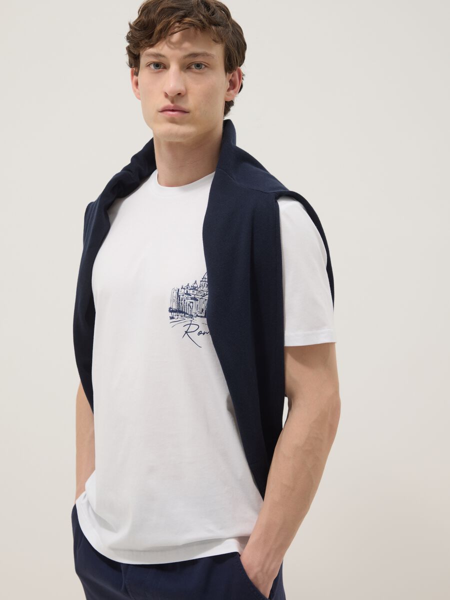 White pure cotton T-shirt with chest print, regular fit_0