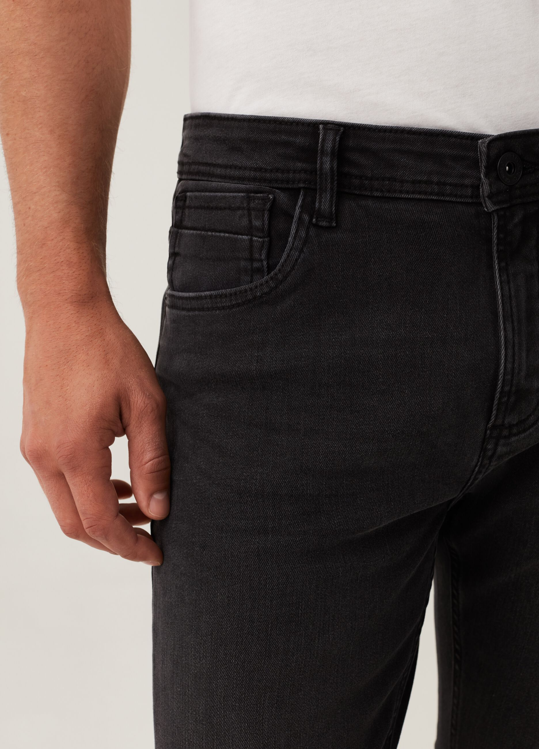 Jeans skinny fit con scoloriture