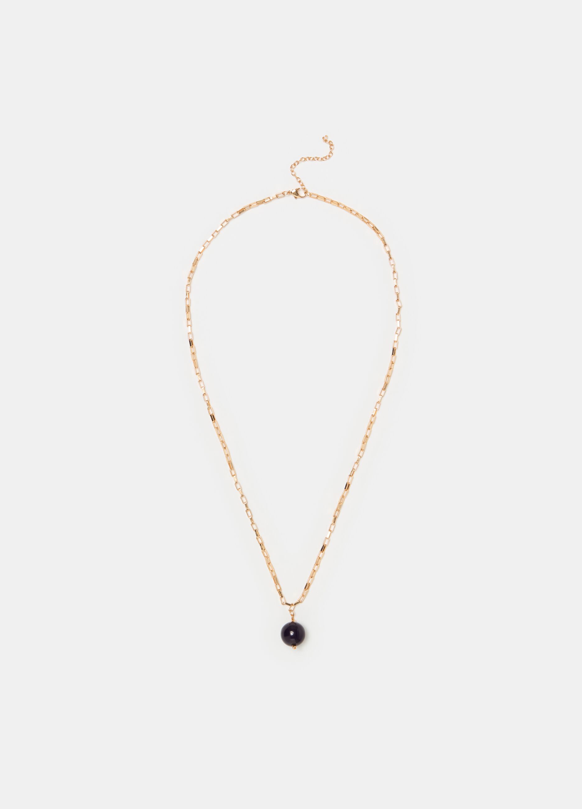 Slim chain necklace with pendant
