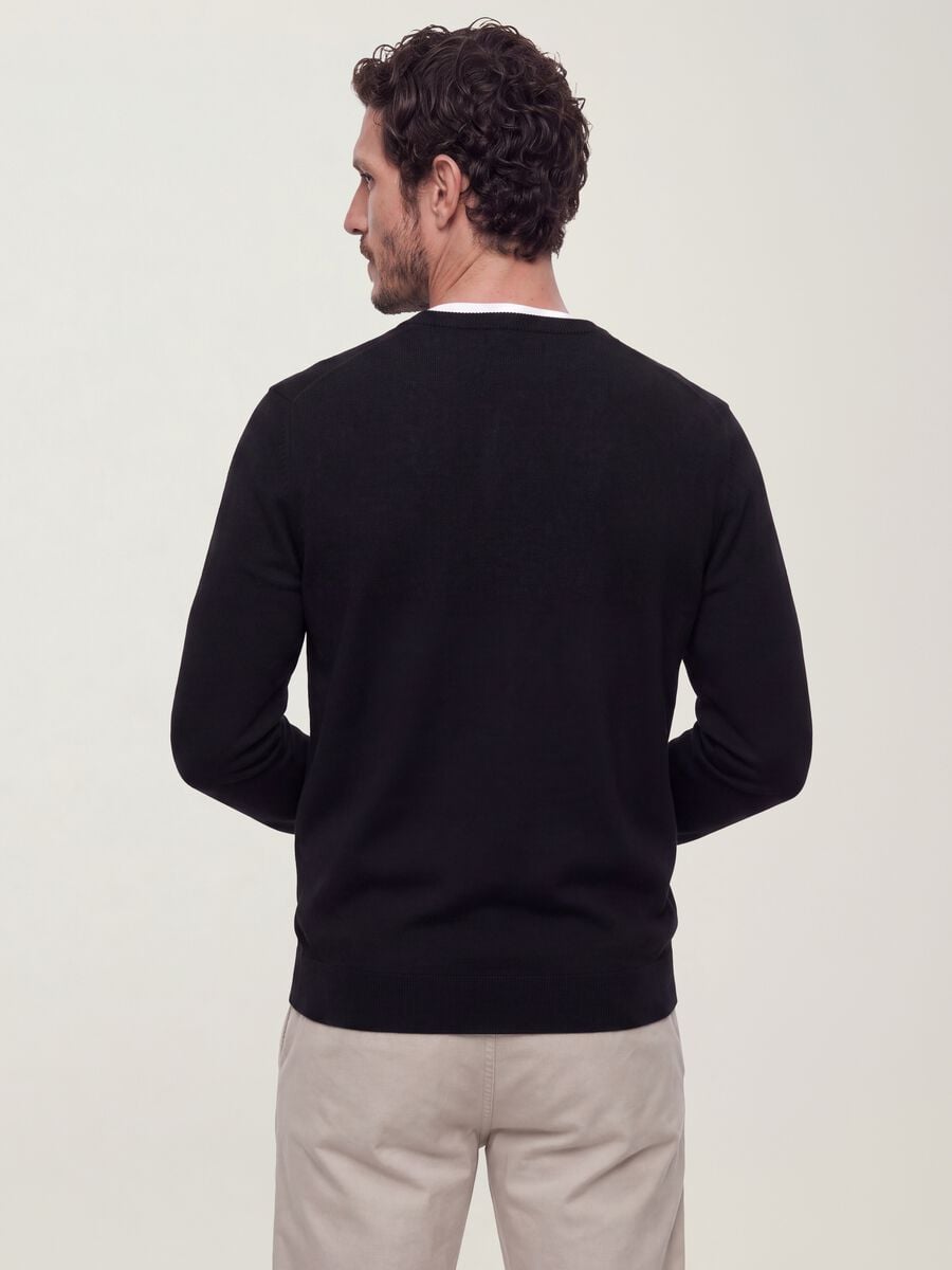 Maglia girocollo nera in misto viscosa regular fit_3