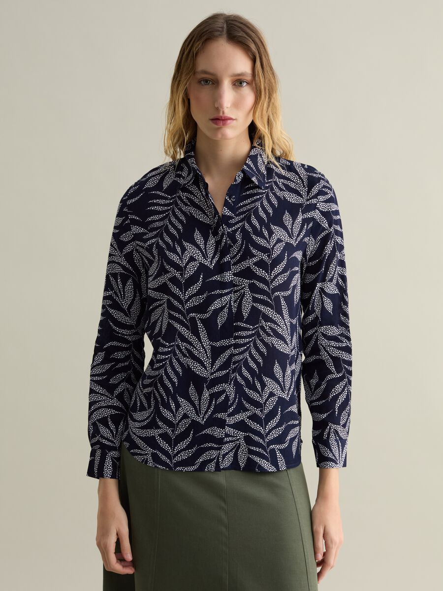 Viscose shirt with foliage print_0