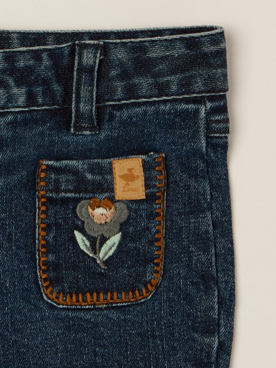 Pantaloni denim elasticizzati a zampa_2