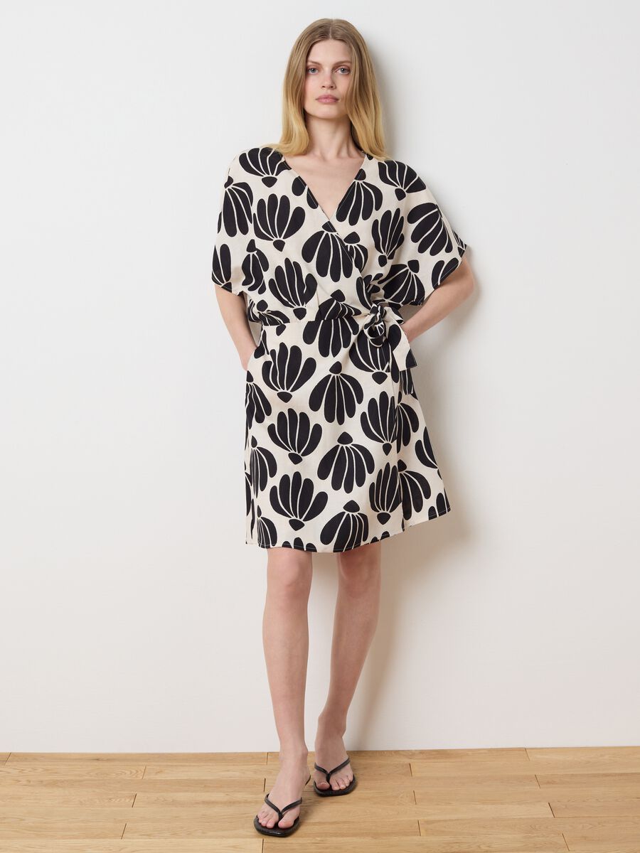 Short wraparound dress with print_1