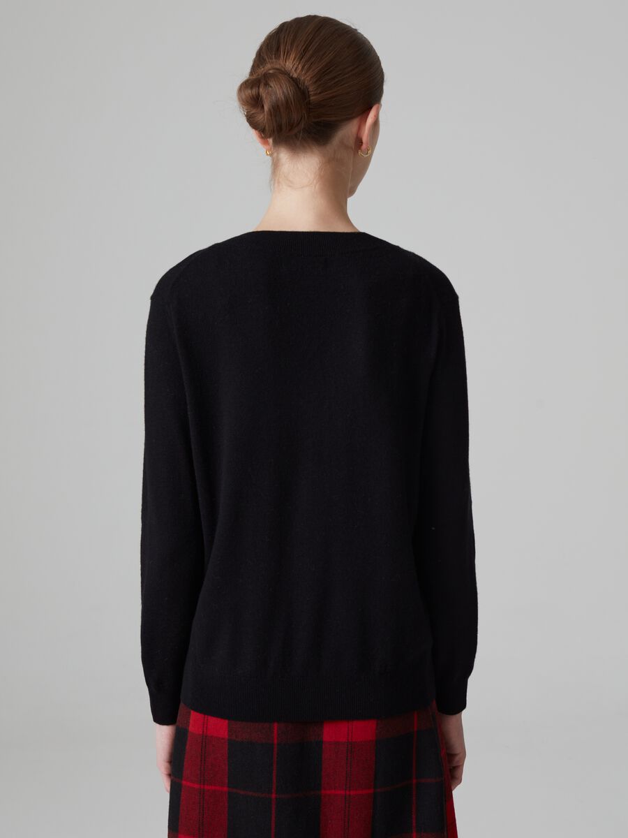 Maglia in lana con scollo a V_2