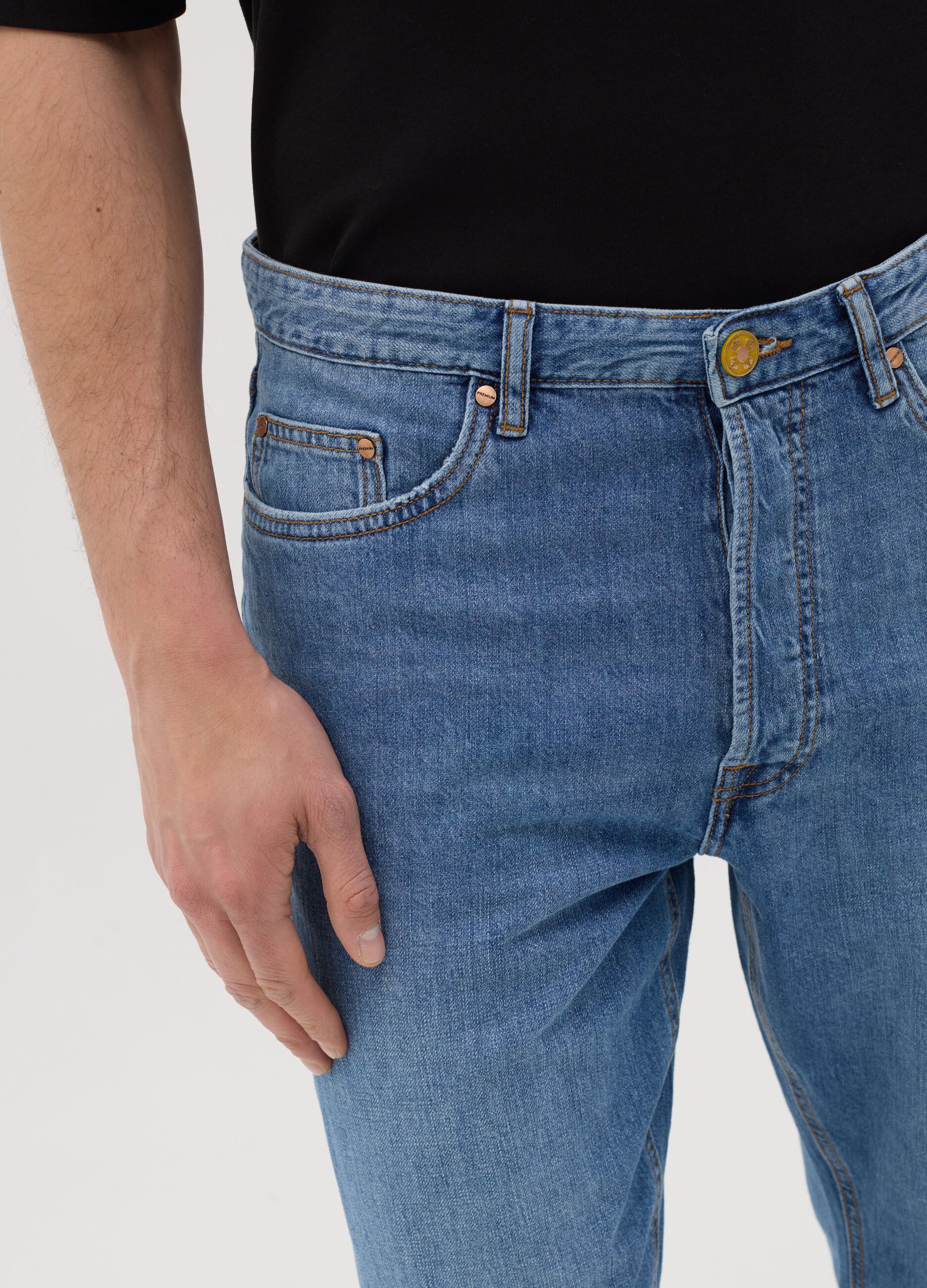 Men’s regular-fit blue denim jeans