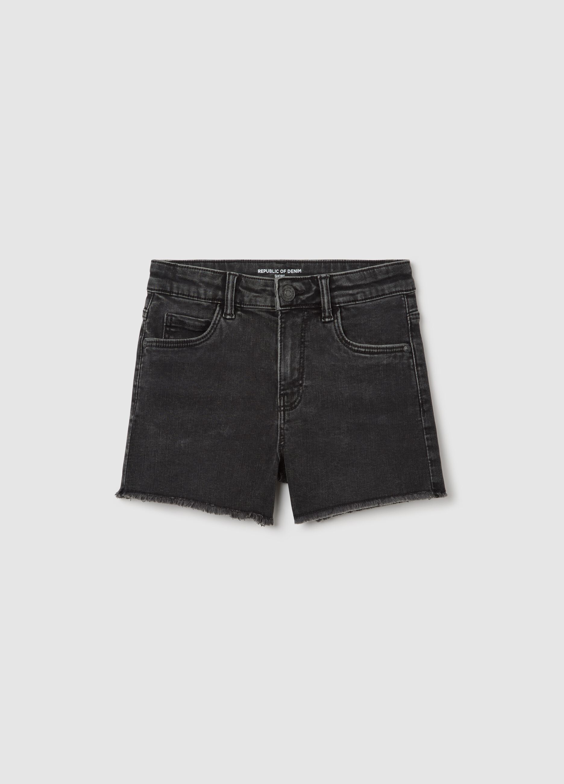 Black shorts with five pockets and fringed hem