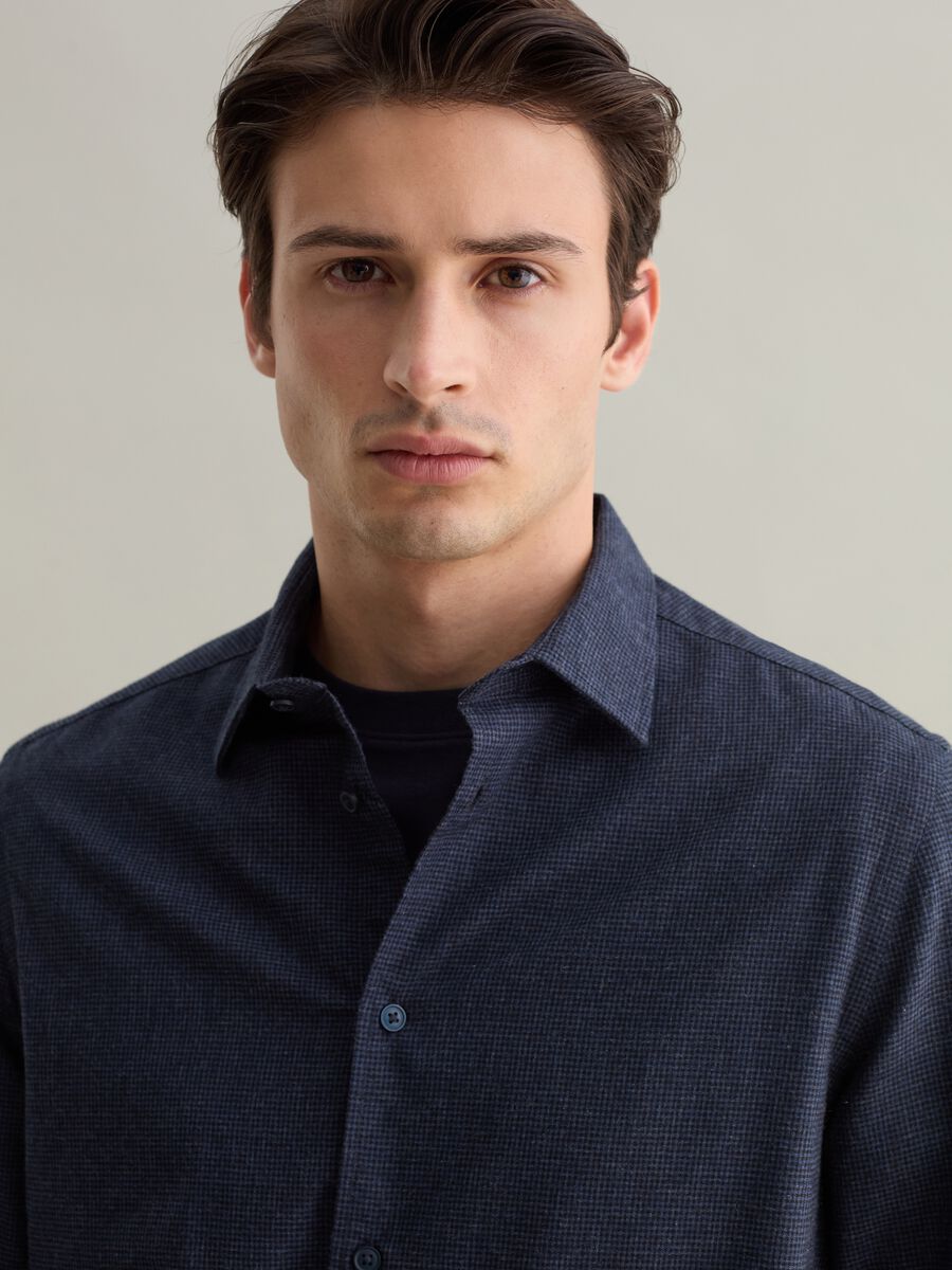 Contemporary regular-fit shirt with micro check pattern_2