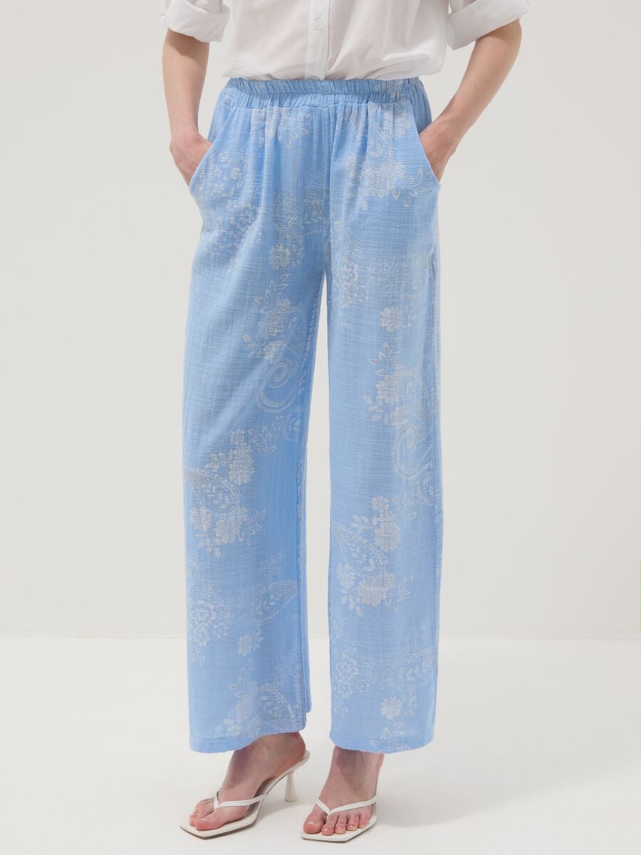Pantaloni azzurri ampi in puro cotone con stampa paisley regular fit_1