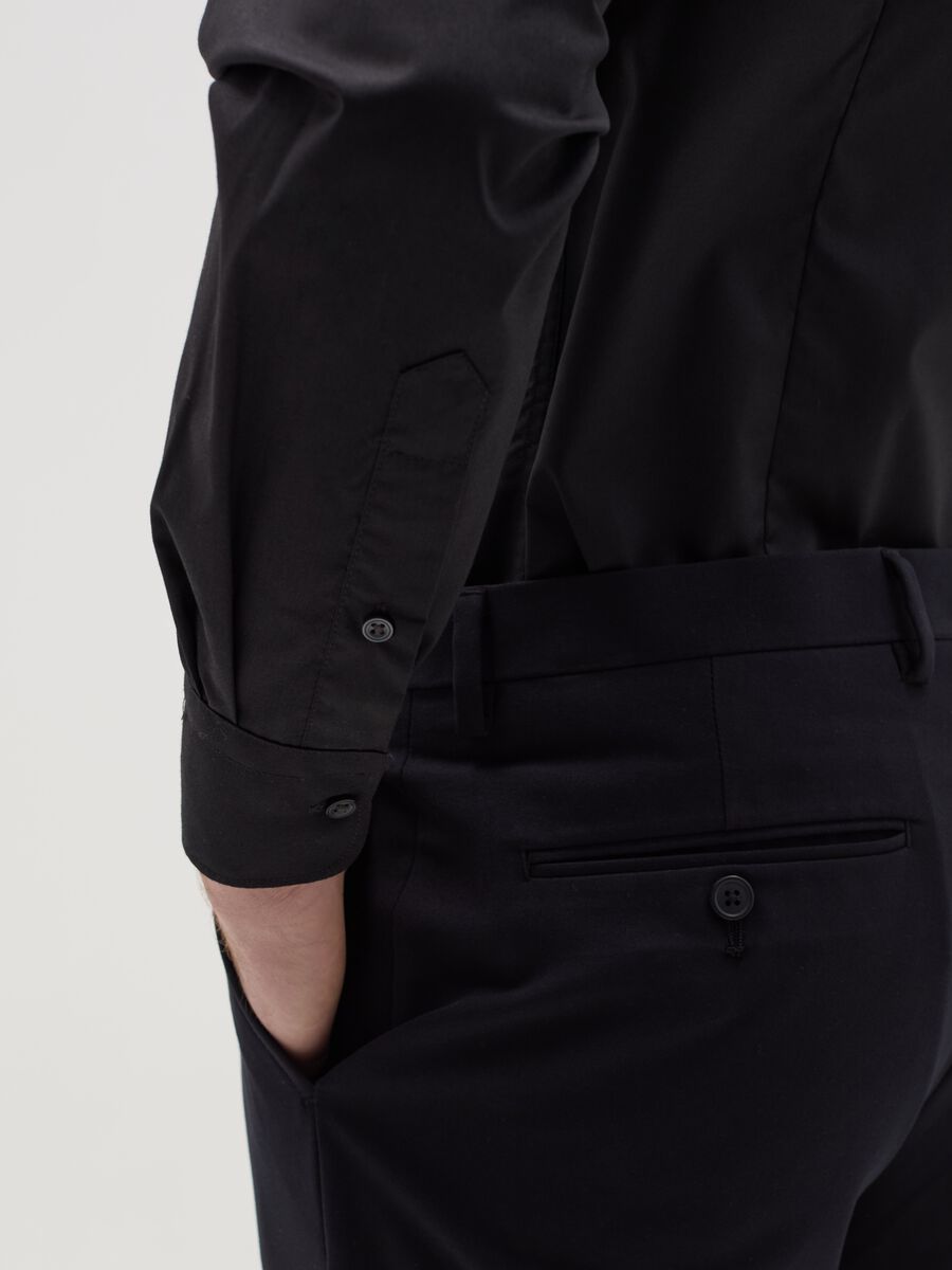 Slim-fit solid colour easy-iron shirt_3