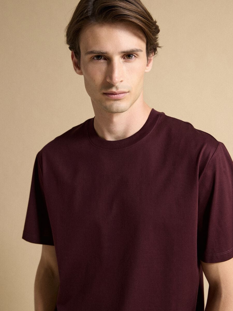 T-shirt rossa in jersey di puro cotone con girocollo relaxed fit_2