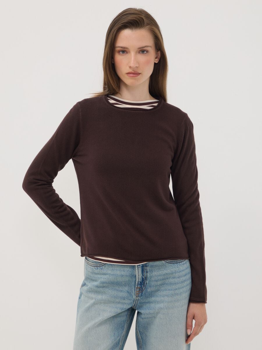 Maglia marrone scuro girocollo fitted a maniche lunghe_0