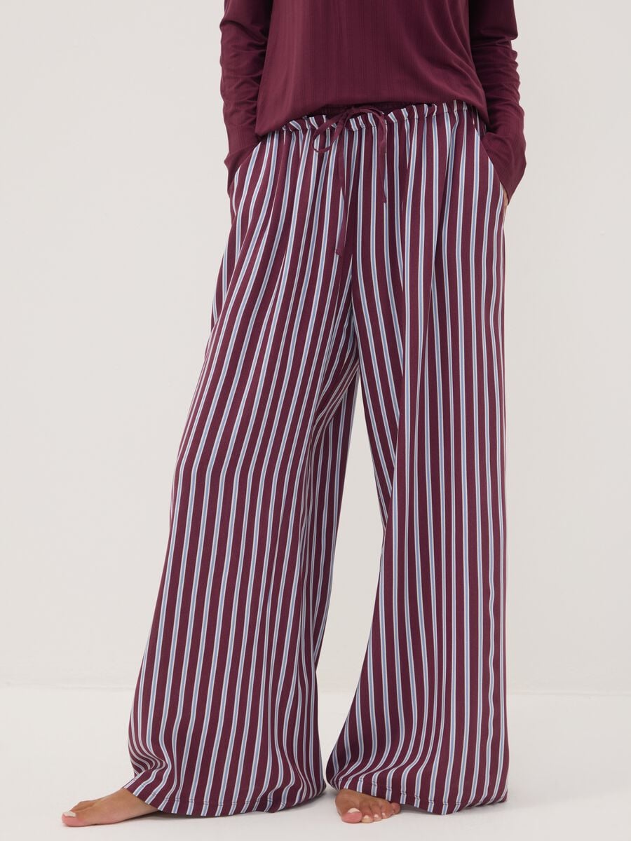 Pantaloni pigiama viola in pura viscosa a righe_1