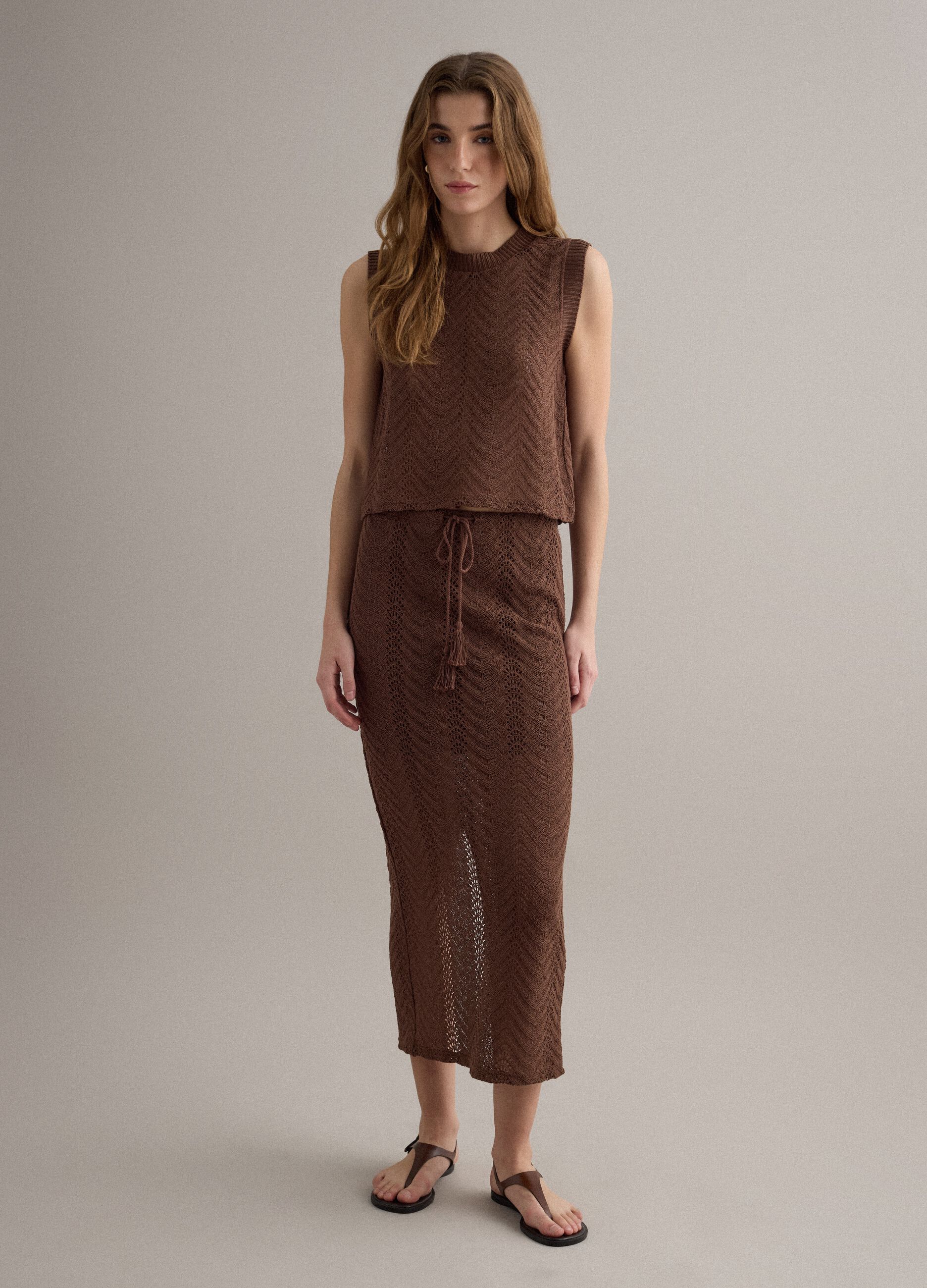 Brown maxi skirt in a regular fit with openwork design