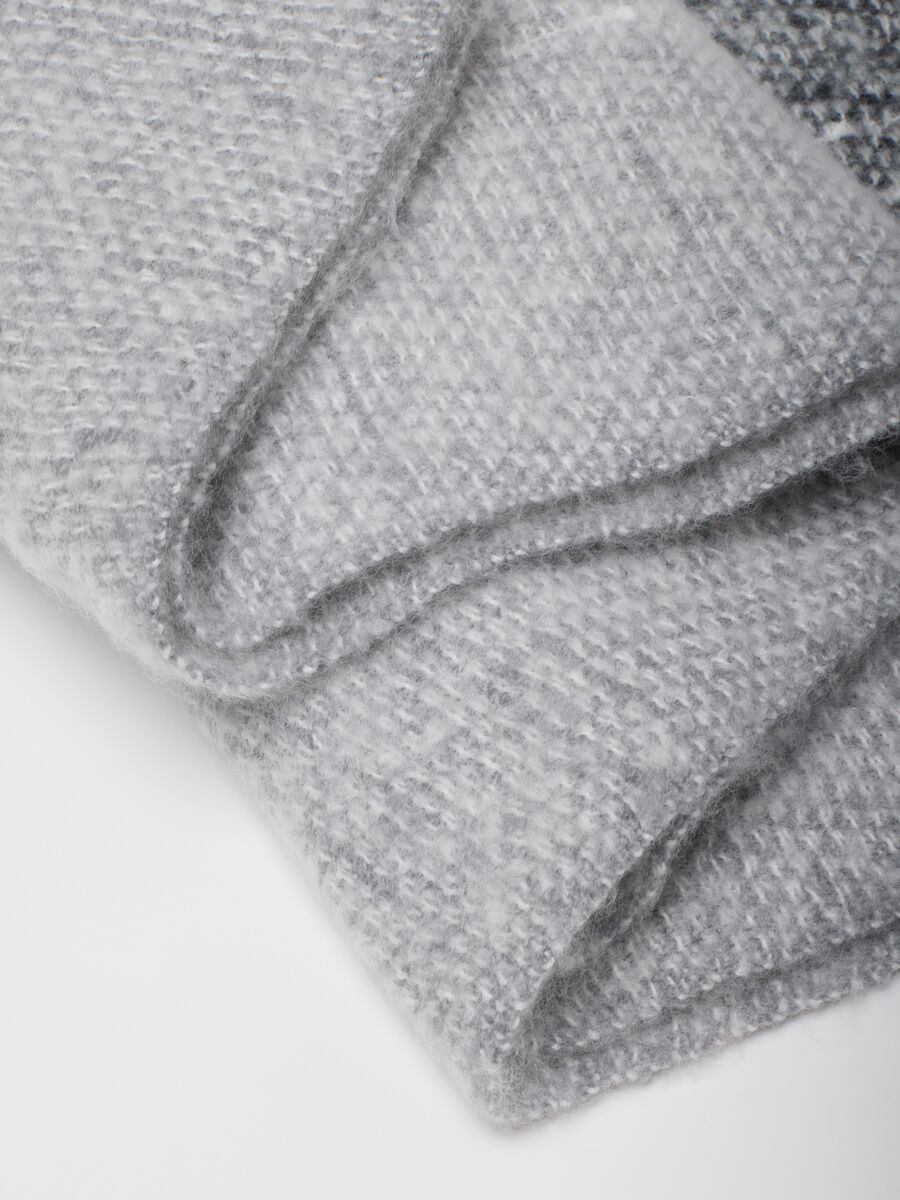 White and Grey Striped Scarf with Fringes_2