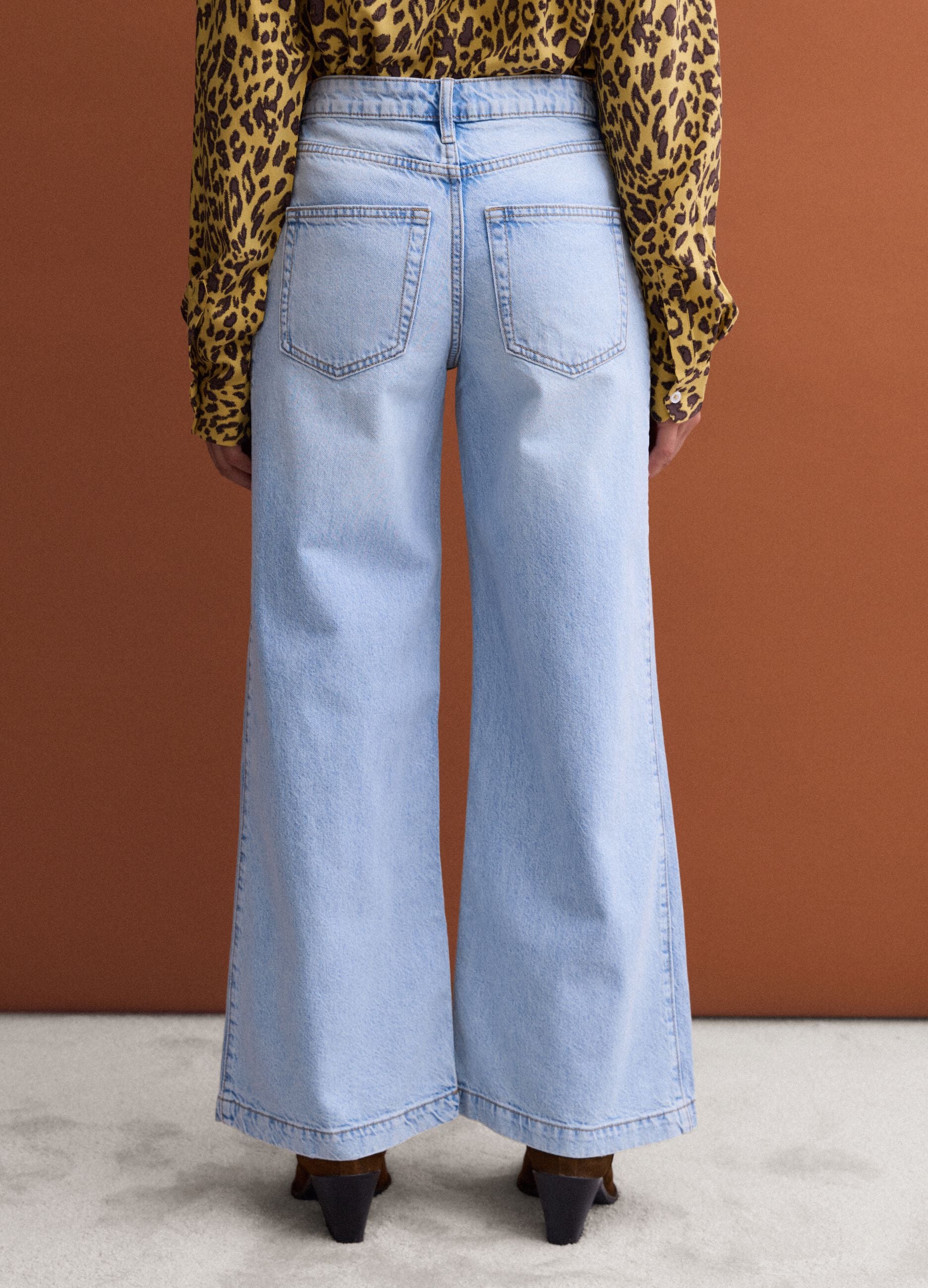 Light blue wide-leg jeans in pure cotton