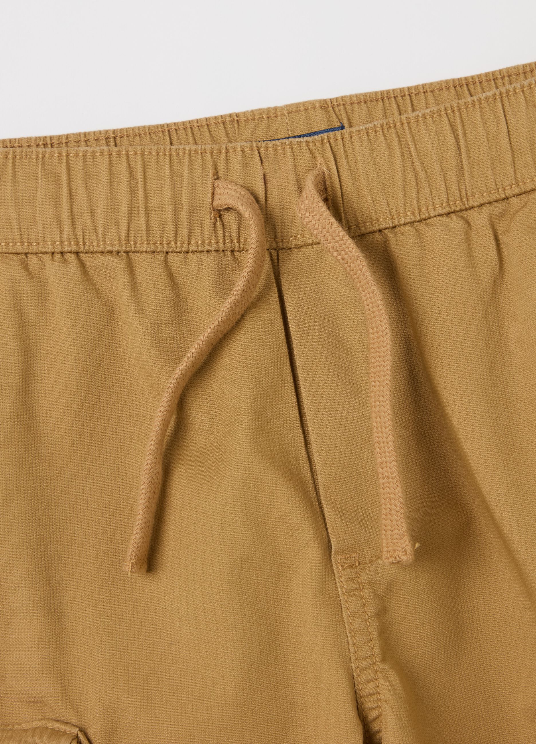 Cargo Bermuda shorts with drawstring