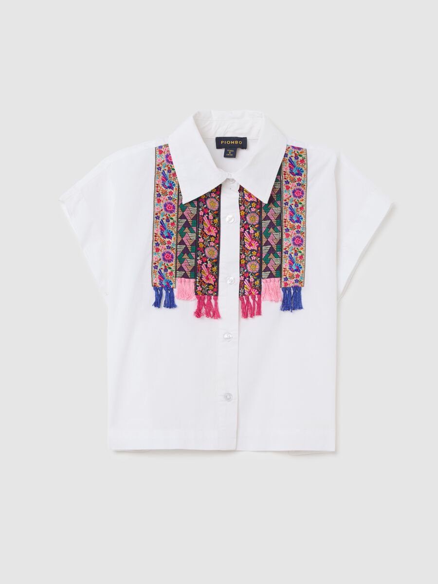 Girls' white cropped cotton shirt with decorations_0