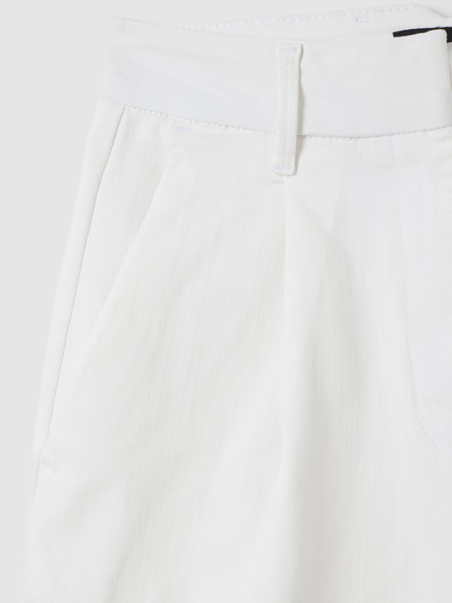 Women's white denim wide leg shorts_5