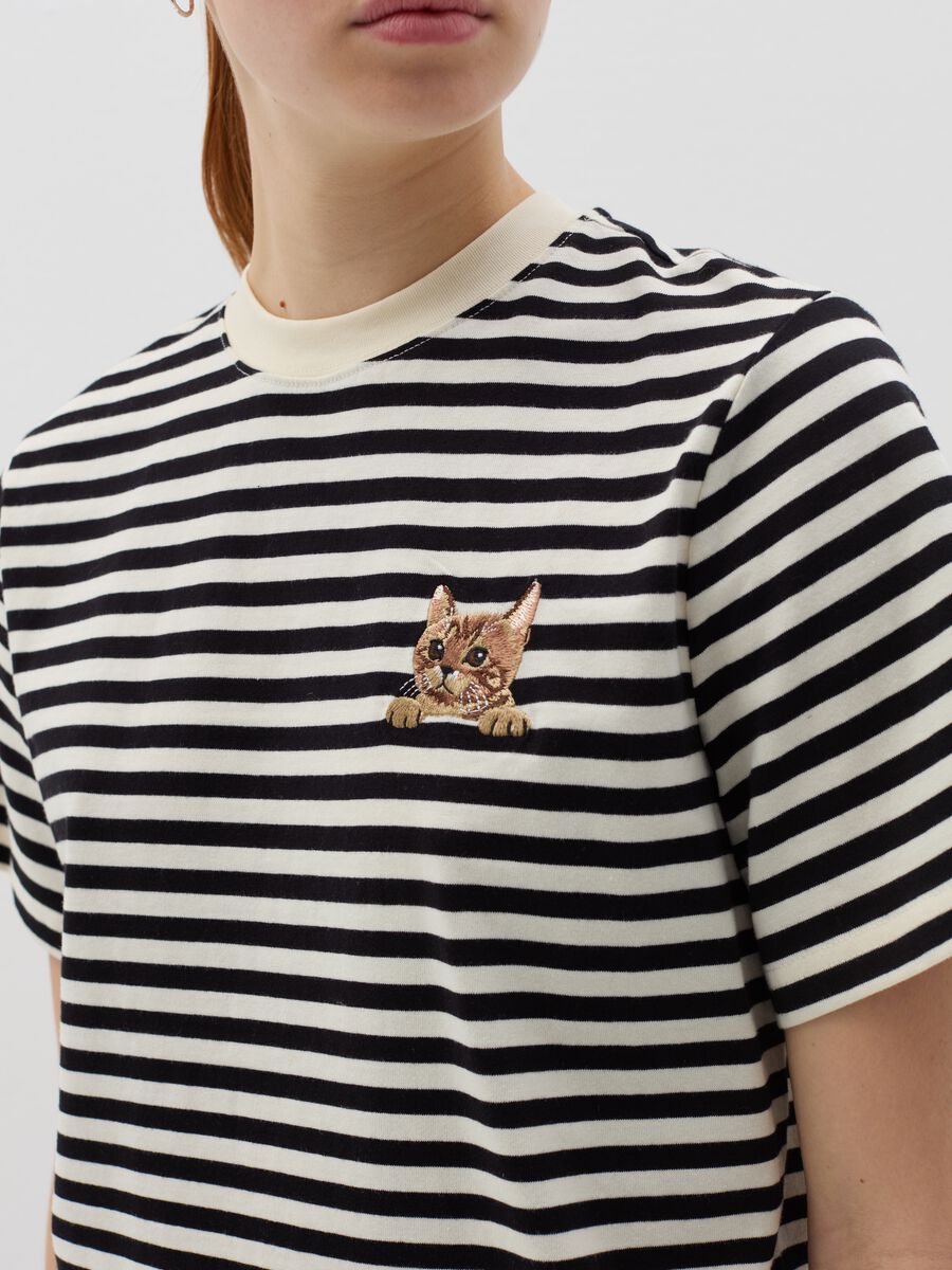 Striped T-shirt with embroidery_2
