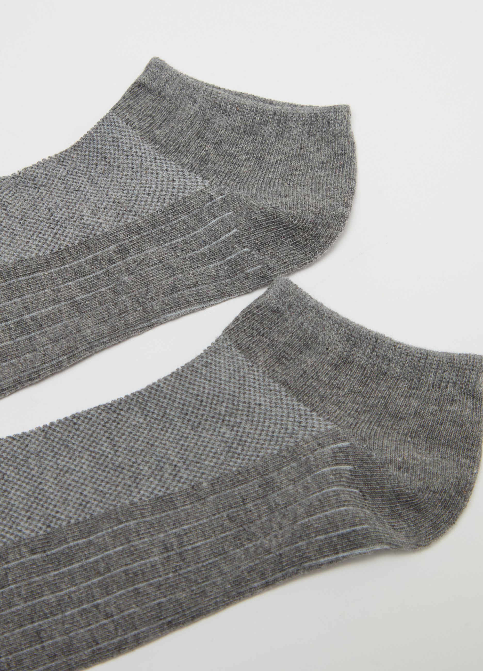 Three-pair pack stretch sneaker liners