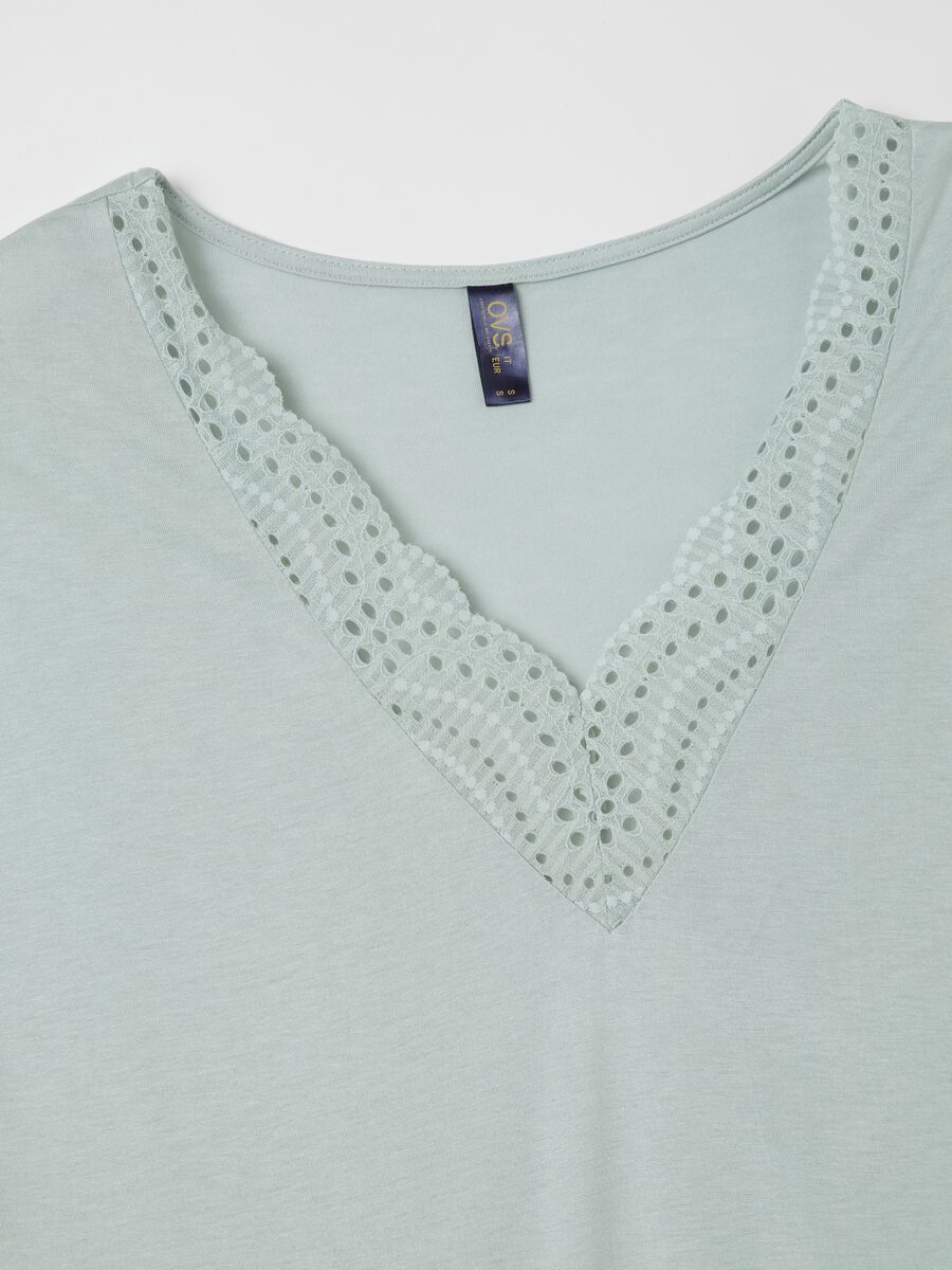Green nightdress with broderie anglaise insert_5