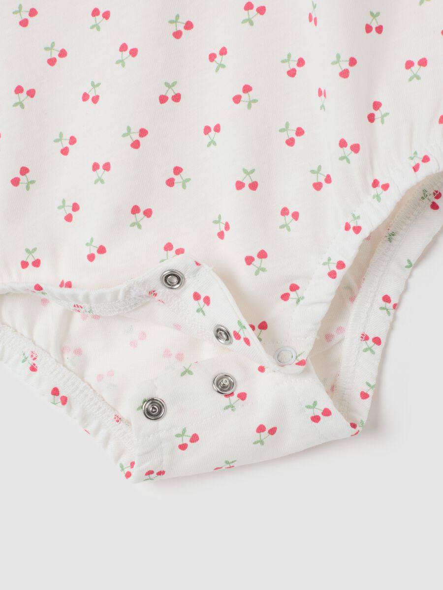Girl’s white pure cotton bodysuit with cherries_2
