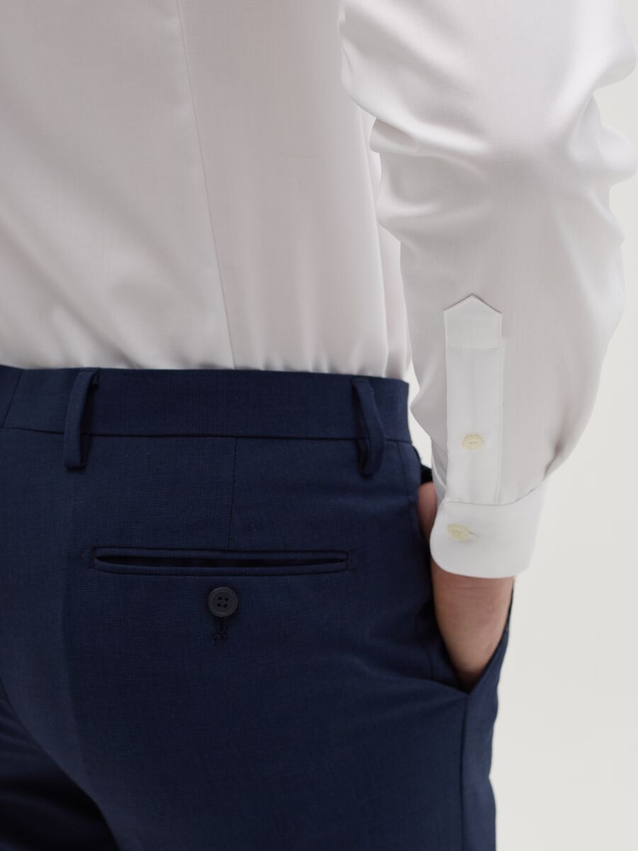 Slim-fit solid colour easy-iron shirt_3