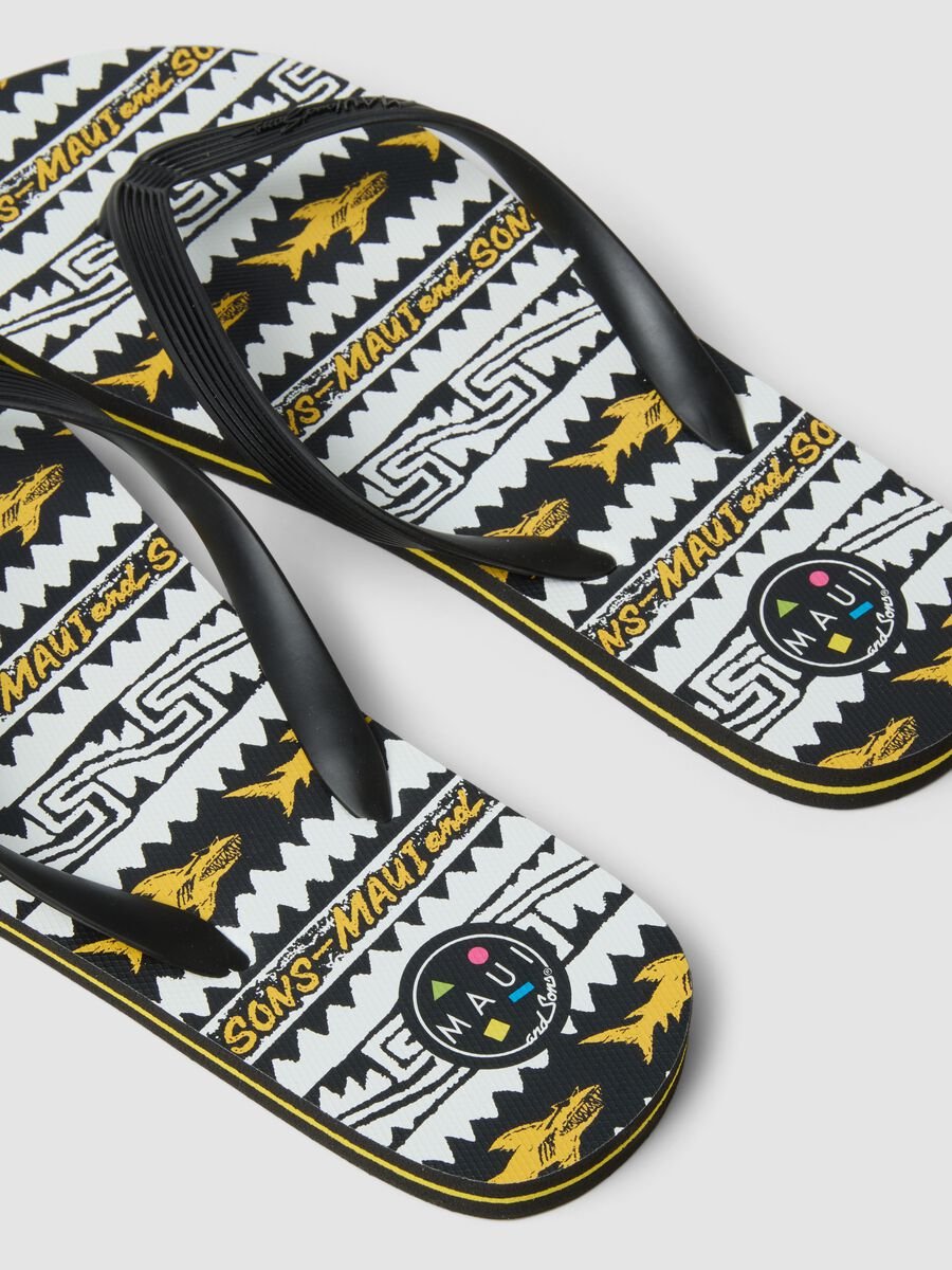 Multicolour Flip-Flops with Geometric Pattern_1