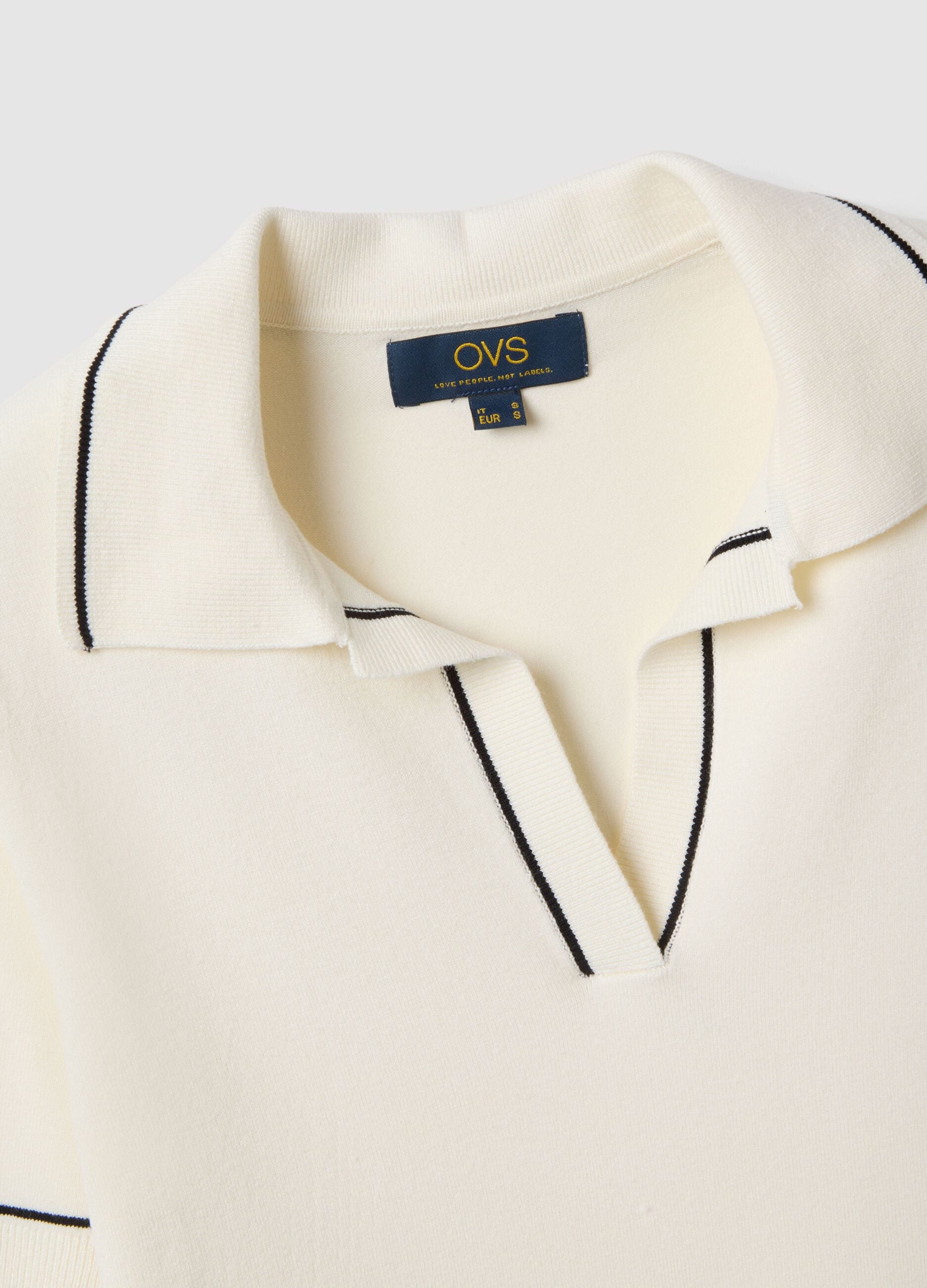 White viscose blend slim fit polo with contrast stitching