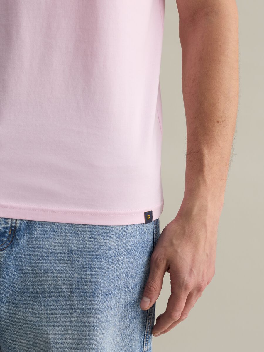 Plain cotton T-shirt with round neck._2