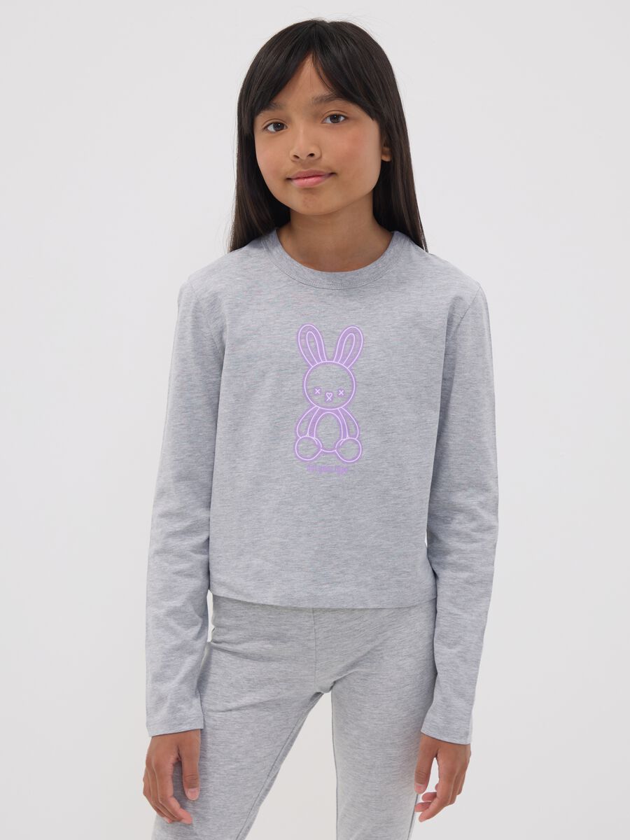 T-shirt crop grigia in puro cotone organico con collo a costine per ragazza_1
