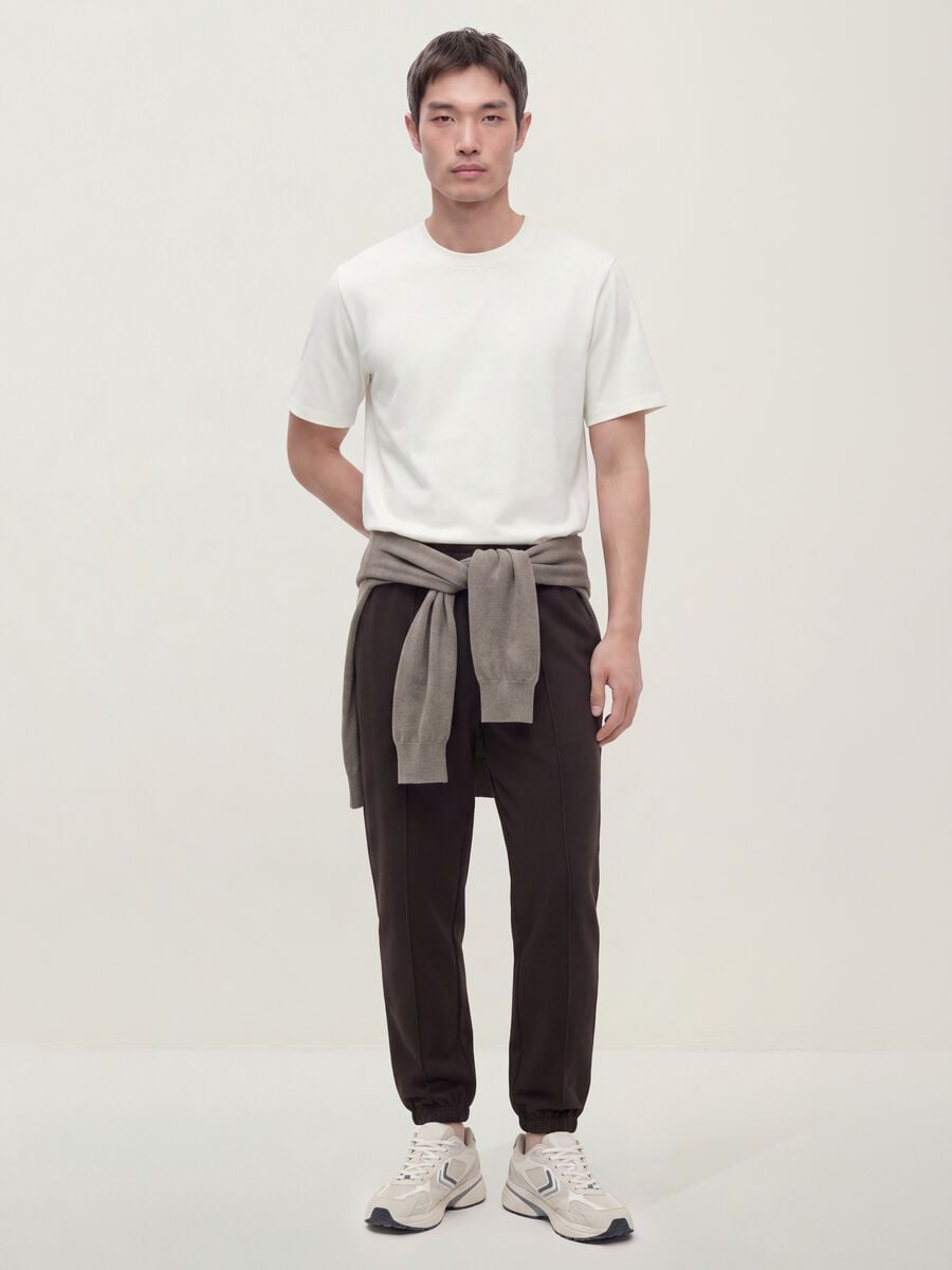 Pantaloni jogger marroni in tessuto elasticizzato relaxed fit_0
