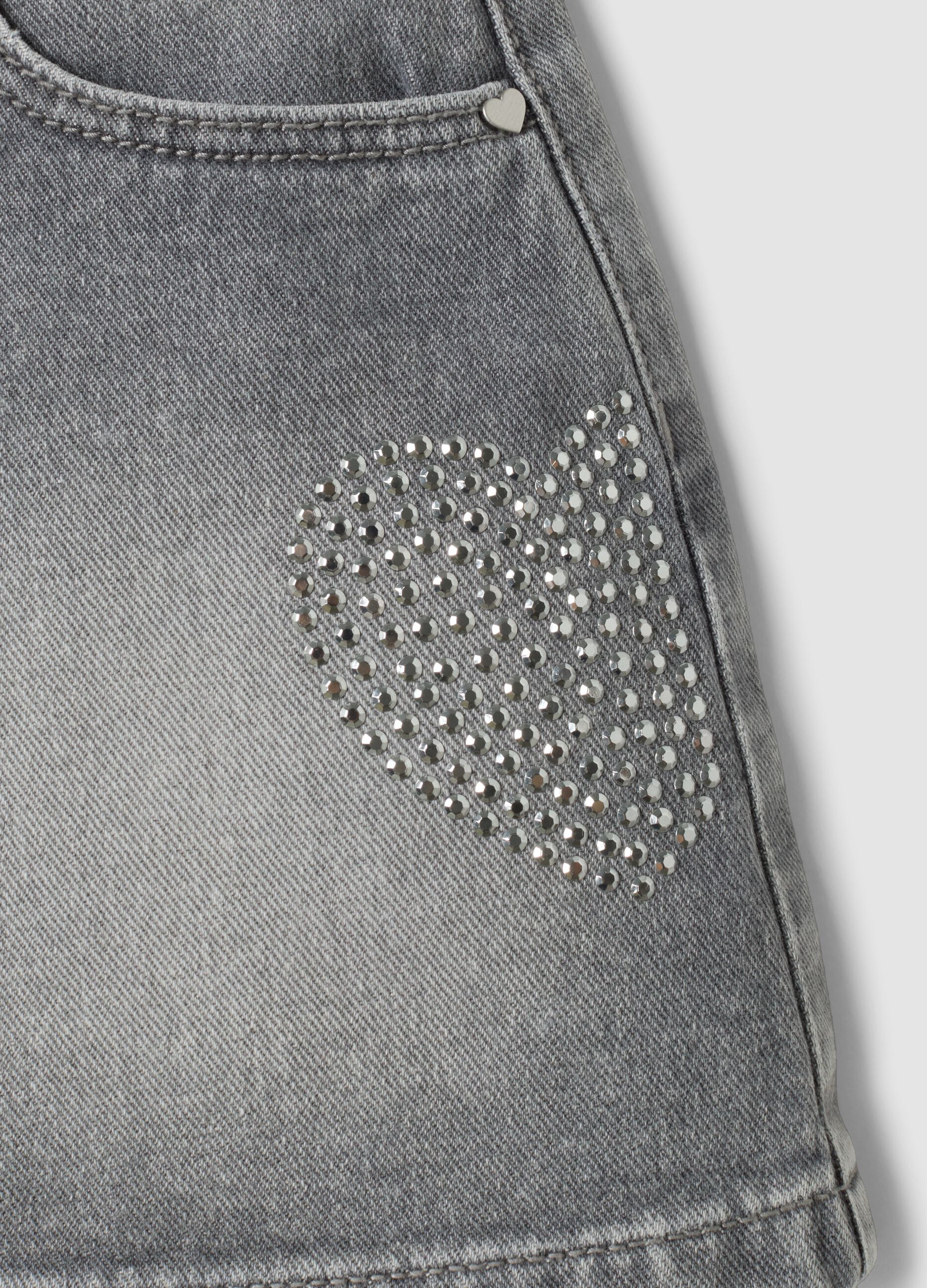 Gonna grigia in puro cotone con cuori a strass per bambina