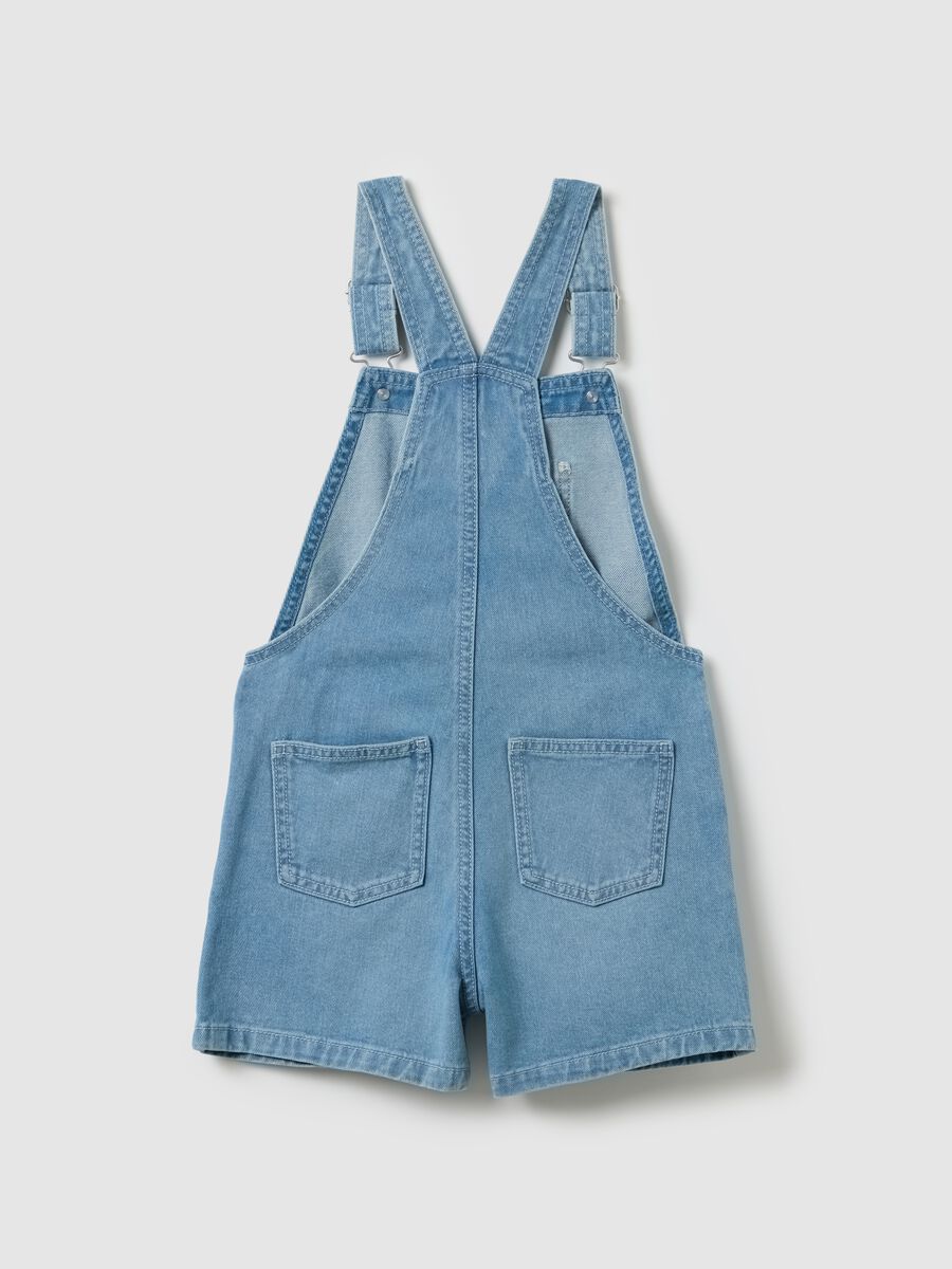 Girls’ regular fit dungaree shorts in cotton denim_1