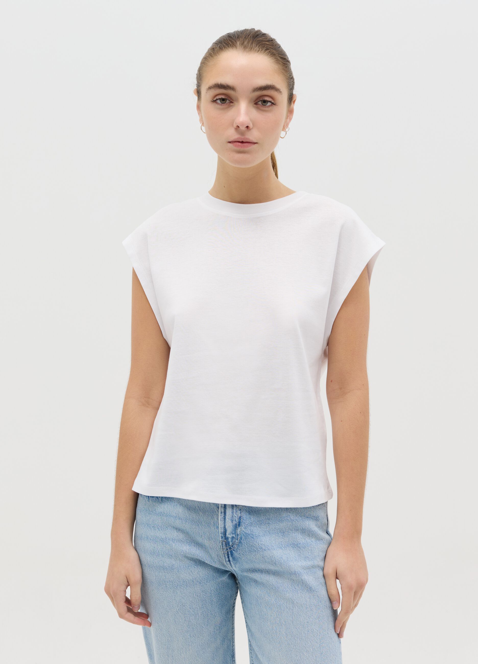 T-shirt with kimono sleeves