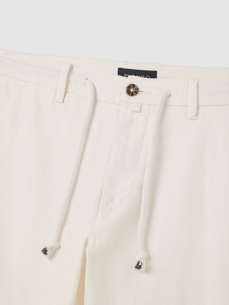 Men's beige regular fit linen blend trousers_5