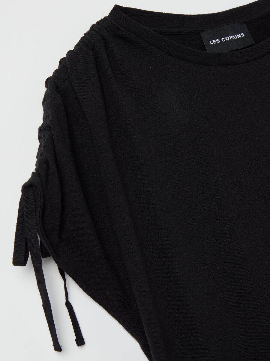 T-shirt with gathered sleeves_5