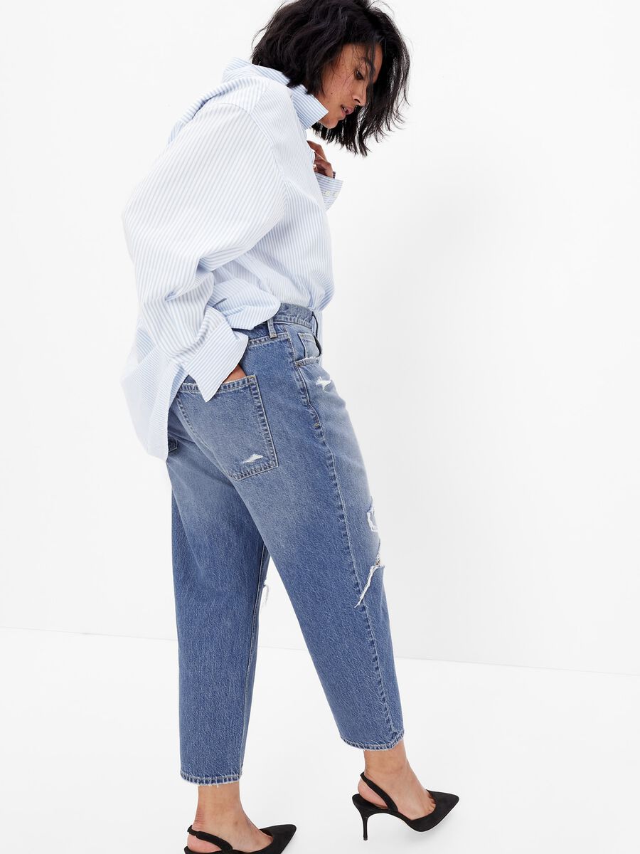 Barrel-leg jeans with rips_3
